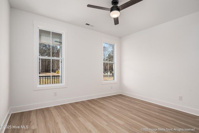 121 Castle Court, Washington, NC 27889