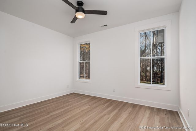 121 Castle Court, Washington, NC 27889