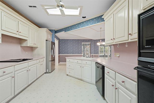 107 Lakewood Point Drive, Bossier City, LA 71111