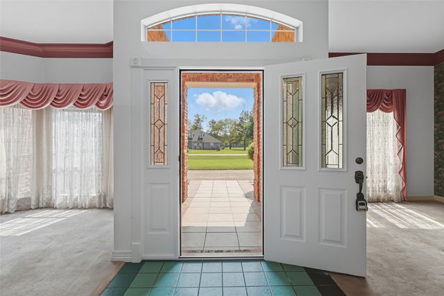 107 Lakewood Point Drive, Bossier City, LA 71111