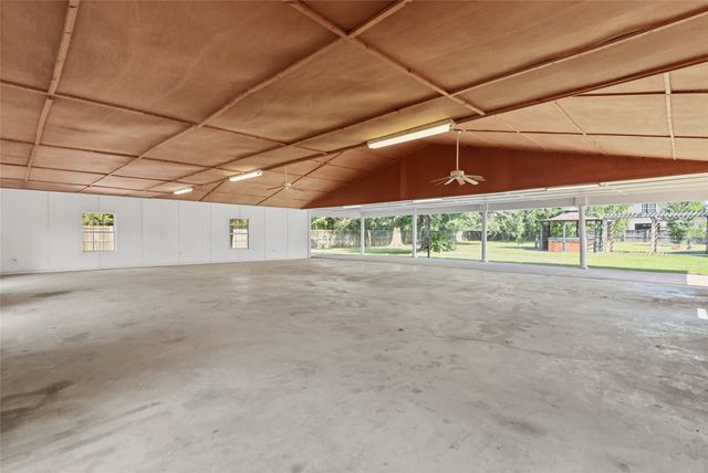 107 Lakewood Point Drive, Bossier City, LA 71111