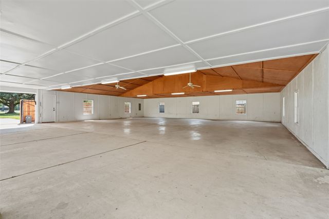 107 Lakewood Point Drive, Bossier City, LA 71111