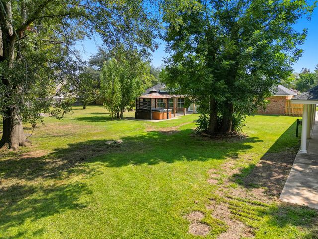 107 Lakewood Point Drive, Bossier City, LA 71111