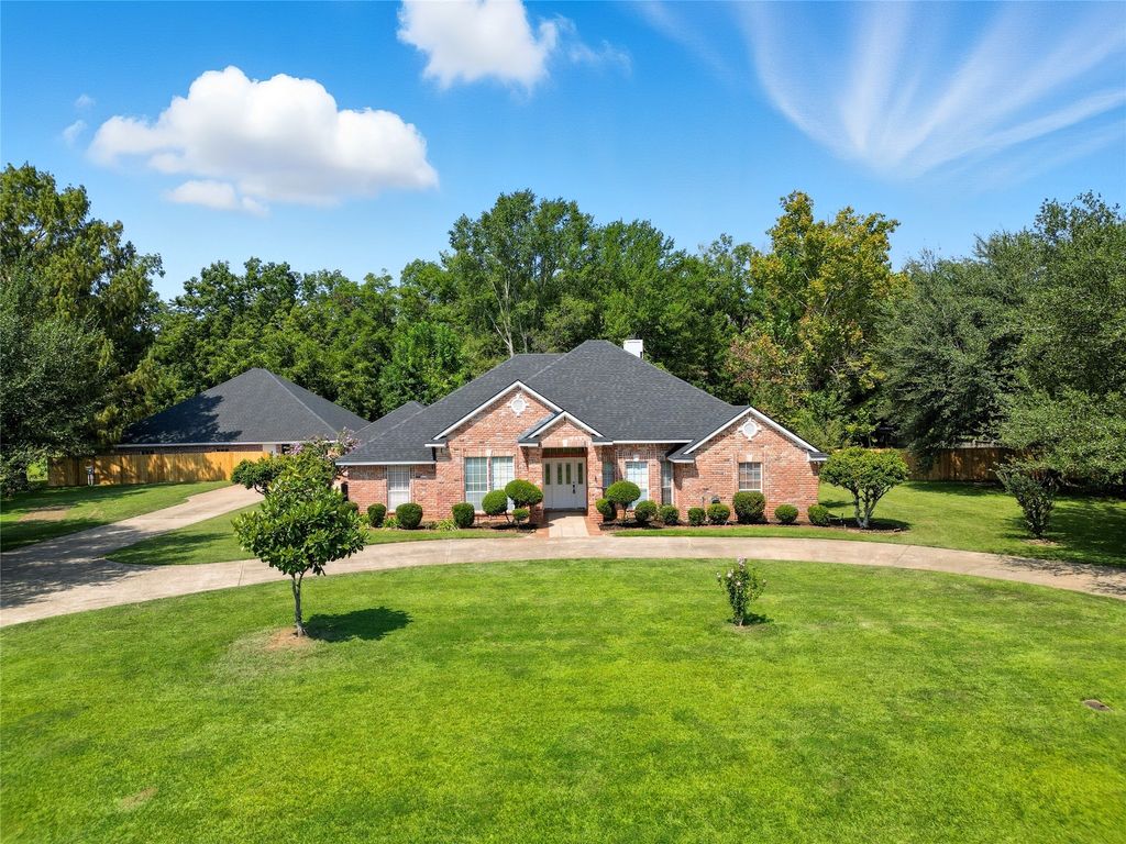 107 Lakewood Point Drive, Bossier City, LA 71111