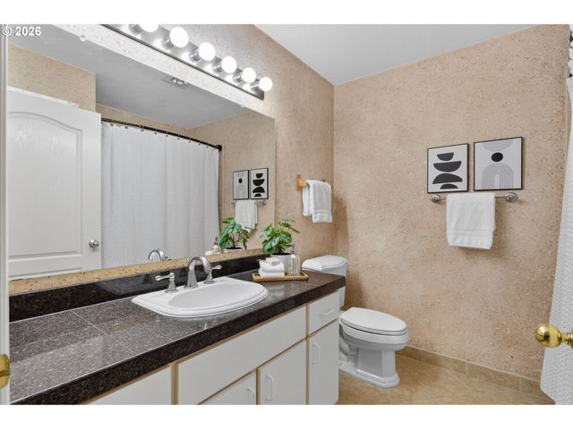 5225 JEAN Rd 512, Lake Oswego, OR 97035