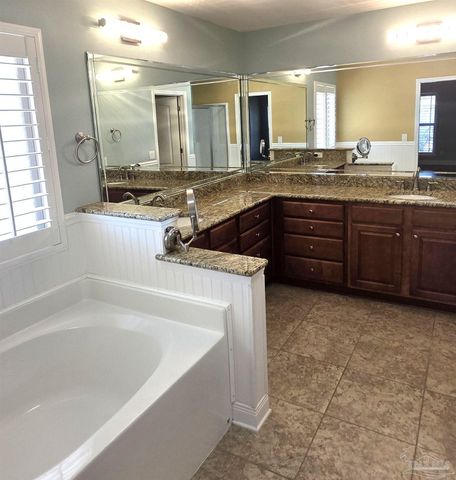 7812 Jewt Ln, Pensacola, FL 32526