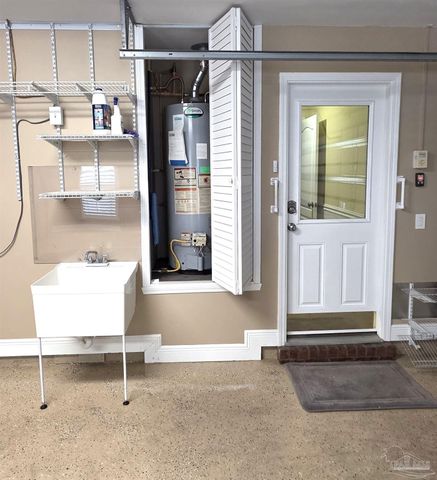 7812 Jewt Ln, Pensacola, FL 32526