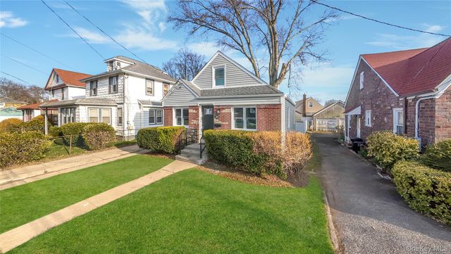 224 Windsor Parkway, Hempstead, NY 11550
