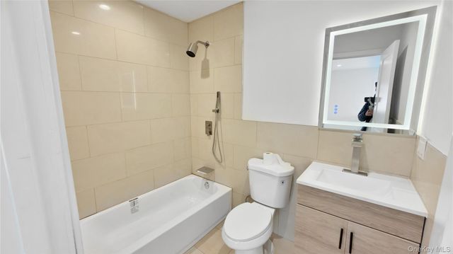 224 Windsor Parkway, Hempstead, NY 11550