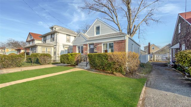 224 Windsor Parkway, Hempstead, NY 11550