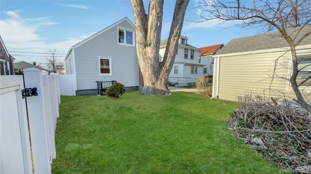 224 Windsor Parkway, Hempstead, NY 11550