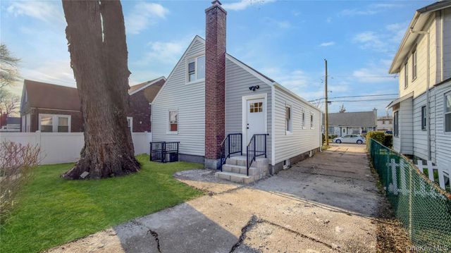 224 Windsor Parkway, Hempstead, NY 11550