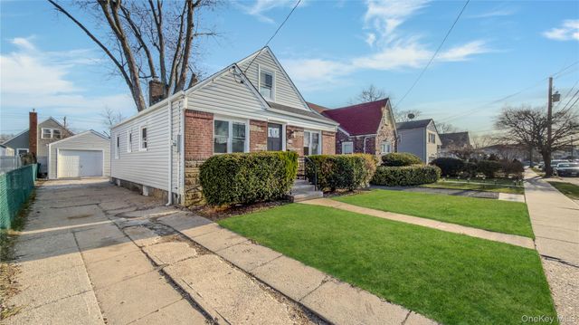 224 Windsor Parkway, Hempstead, NY 11550