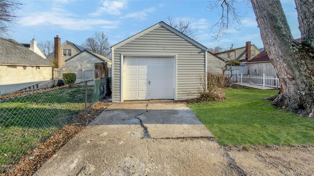 224 Windsor Parkway, Hempstead, NY 11550