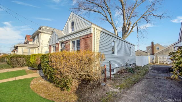 224 Windsor Parkway, Hempstead, NY 11550