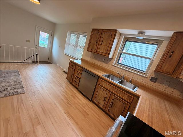 5404 Quincy Street, St Louis, MO 63109