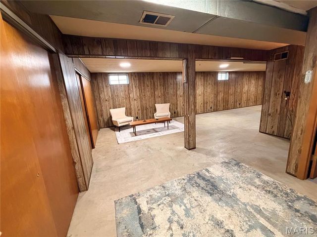 5404 Quincy Street, St Louis, MO 63109