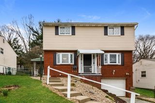 1025 CATHERINE DR, Conway, PA 15027