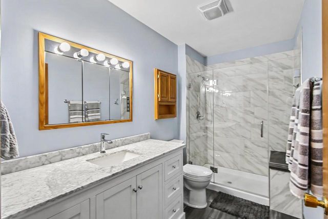712 N Wuthering Hills Drive, Janesville, WI 53546