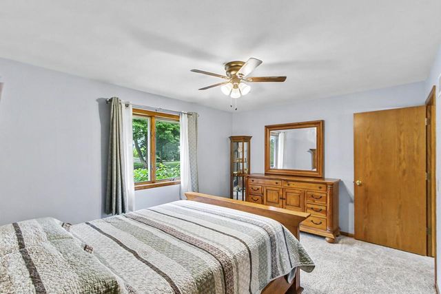 712 N Wuthering Hills Drive, Janesville, WI 53546