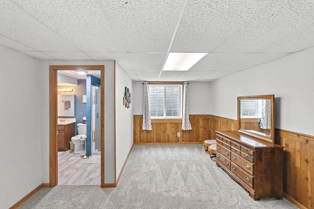 712 N Wuthering Hills Drive, Janesville, WI 53546