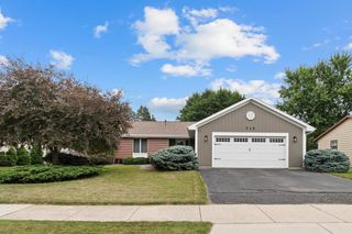 712 N Wuthering Hills Drive, Janesville, WI 53546