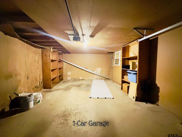 424 W Blackbourn St, Hawkins, TX 75765