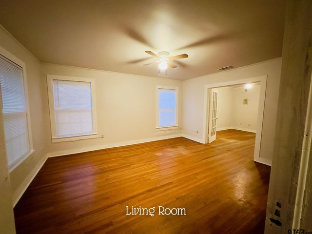 424 W Blackbourn St, Hawkins, TX 75765