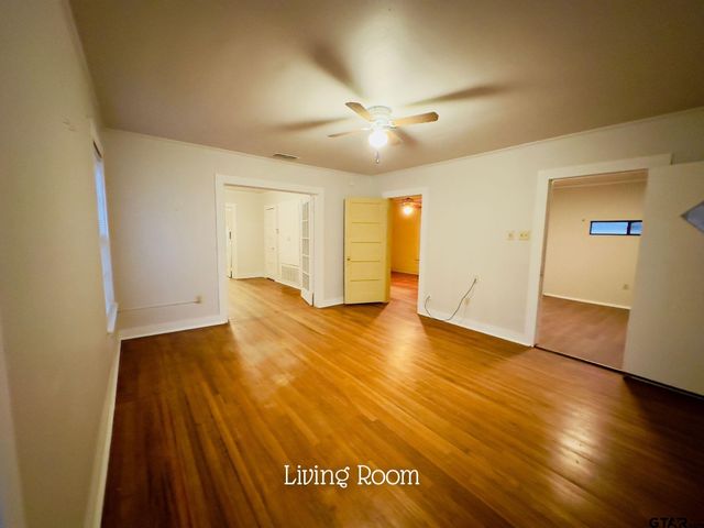 424 W Blackbourn St, Hawkins, TX 75765