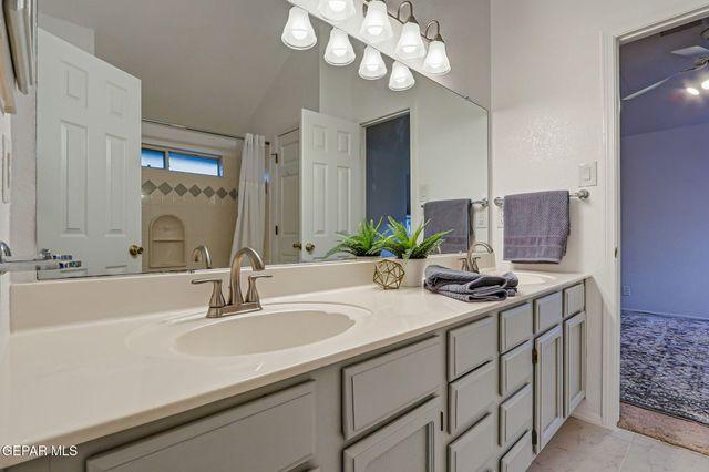 10840 LOMA DEL NORTE Drive, El Paso, TX 79934