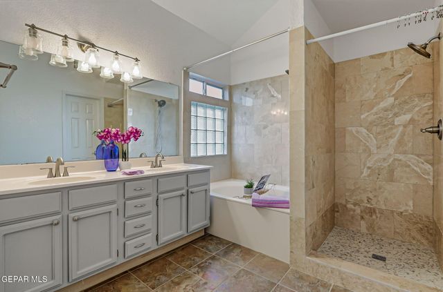 10840 LOMA DEL NORTE Drive, El Paso, TX 79934