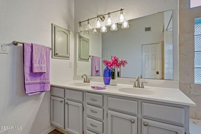 10840 LOMA DEL NORTE Drive, El Paso, TX 79934