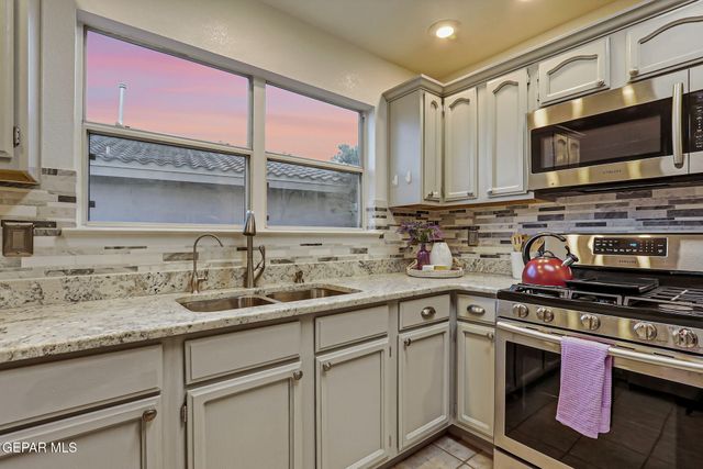 10840 LOMA DEL NORTE Drive, El Paso, TX 79934