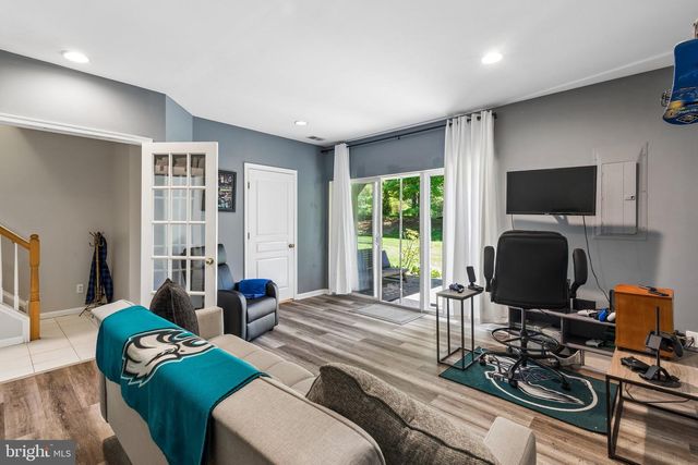 15 CHARTER OAK CT, Doylestown, PA 18901