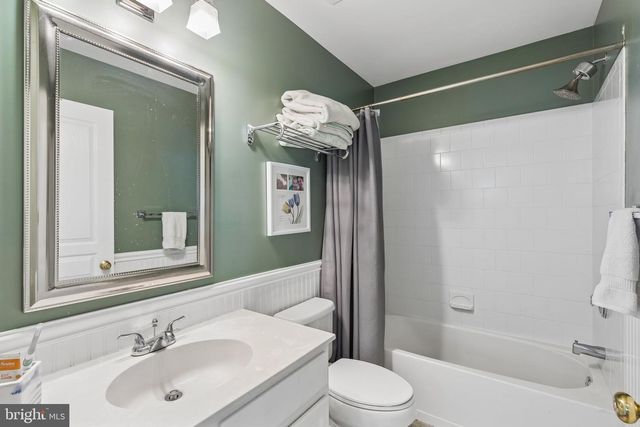 15 CHARTER OAK CT, Doylestown, PA 18901