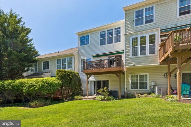 15 CHARTER OAK CT, Doylestown, PA 18901