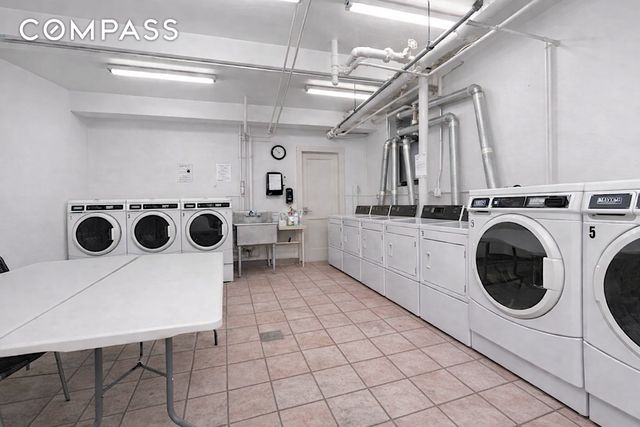 303 E 37th St Apt 3B, New York City, NY 10016