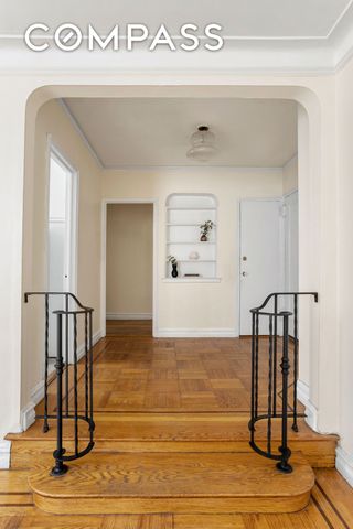 303 E 37th St Apt 3B, New York City, NY 10016