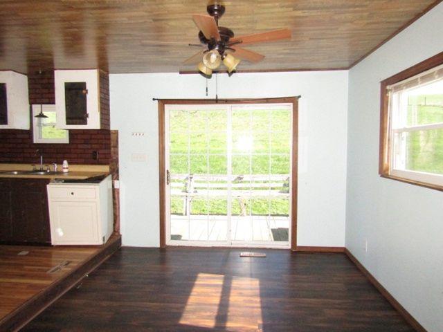 60 S Bridge Rd, Morris Twp, PA 15329