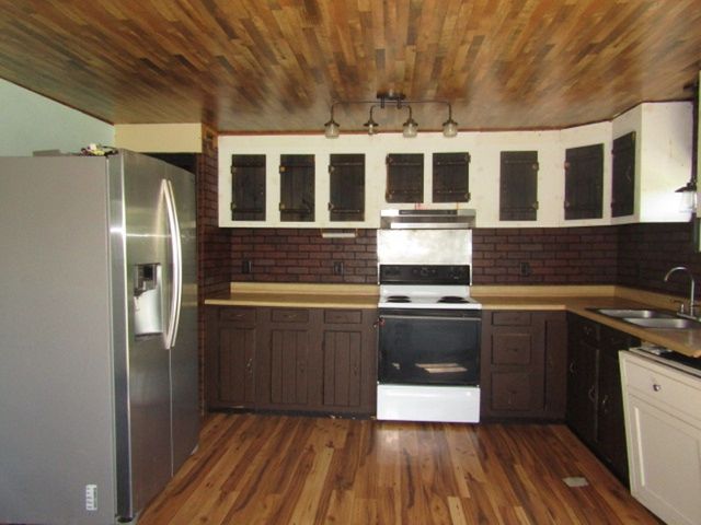 60 S Bridge Rd, Morris Twp, PA 15329