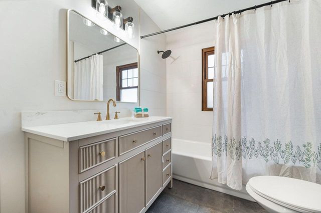 14829 Washington AVENUE, Union Grove, WI 53182