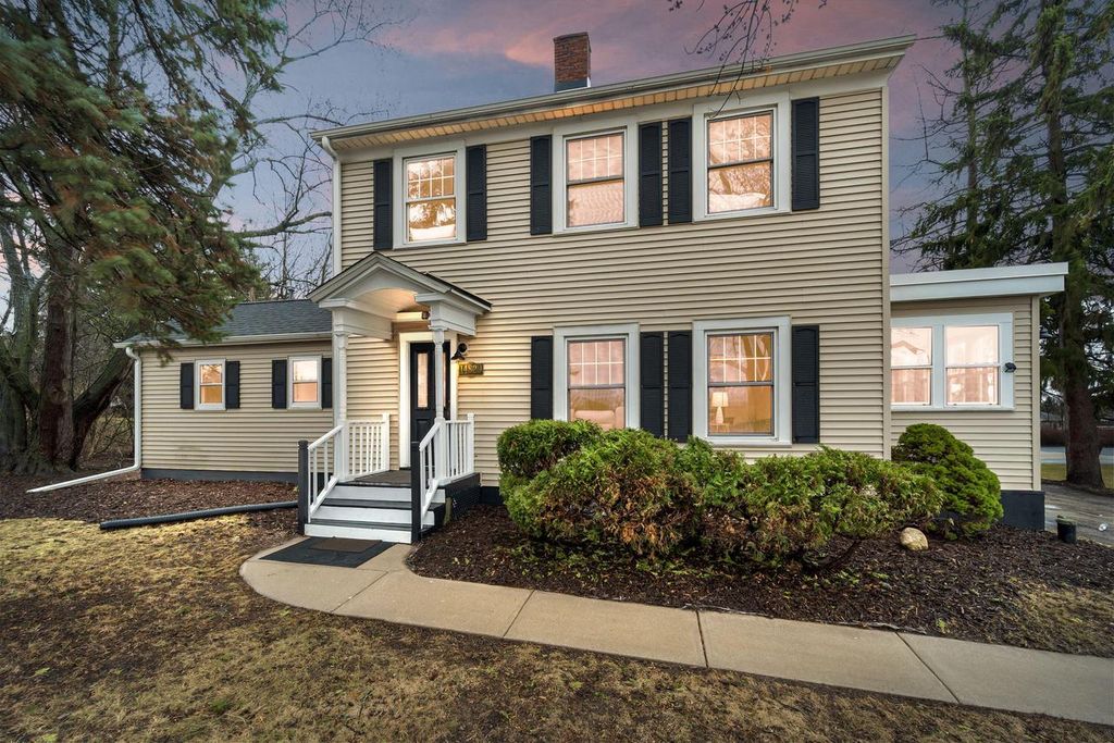 14829 Washington AVENUE, Union Grove, WI 53182