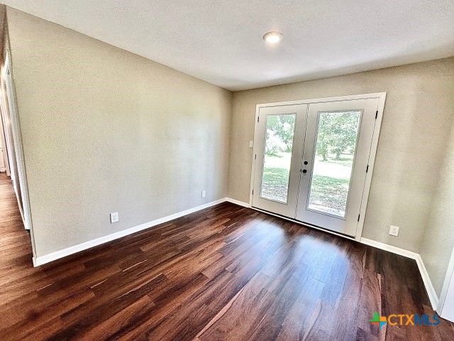 505 N 16th Street, Port O'connor, TX 77982