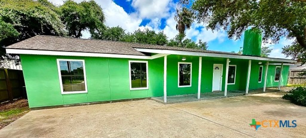 505 N 16th Street, Port O'connor, TX 77982
