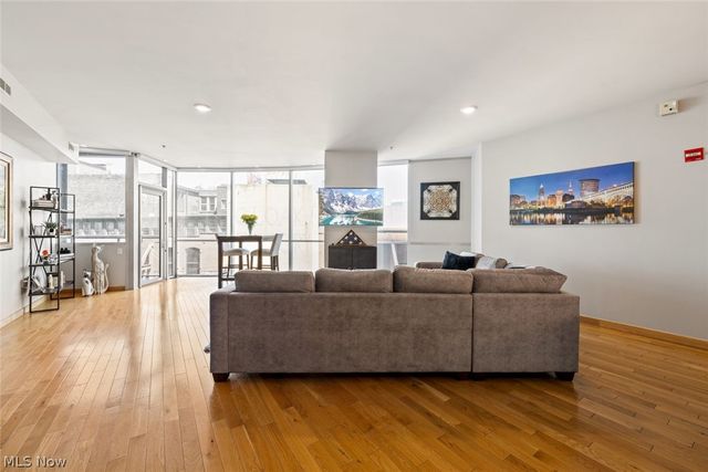 701 W Lakeside Avenue 803, Cleveland, OH 44113