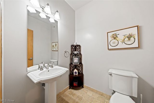 701 W Lakeside Avenue 803, Cleveland, OH 44113