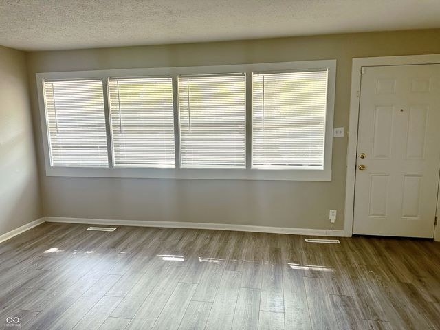 6108 Roselawn Drive, Indianapolis, IN 46226