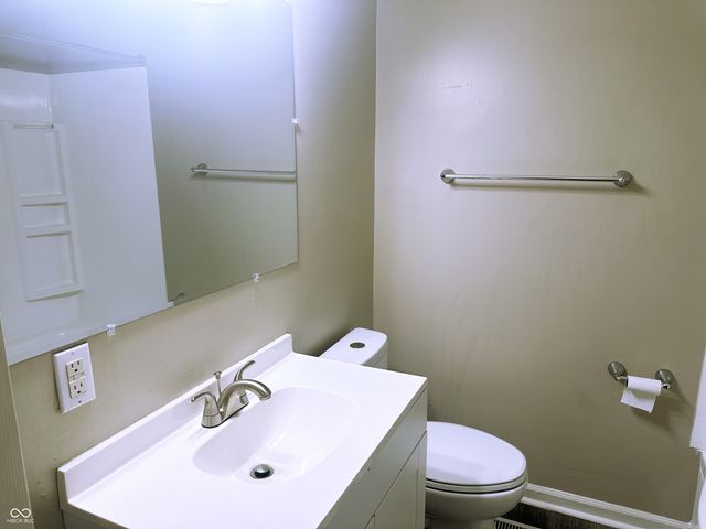 6108 Roselawn Drive, Indianapolis, IN 46226