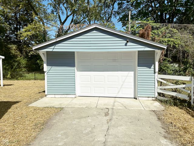 6108 Roselawn Drive, Indianapolis, IN 46226