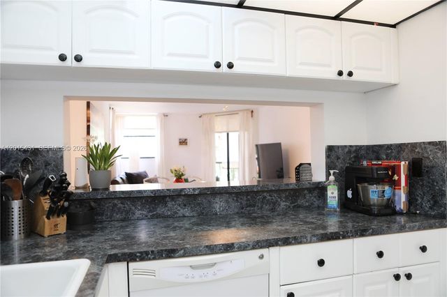 55 Ocean Lane Dr 3030, Key Biscayne, FL 33149